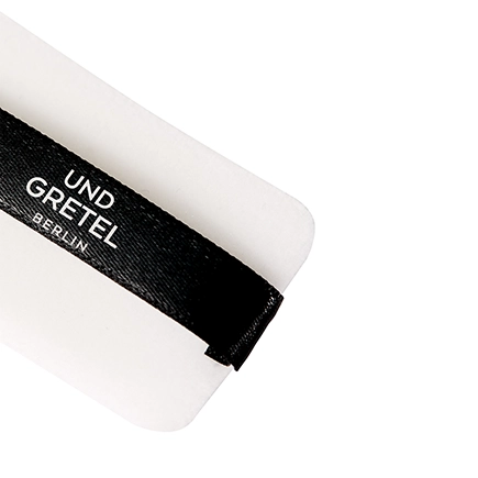 UND GRETEL ILGE Translucent Setting Powder