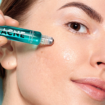 MÁDARA ACNE Spot Roll-On