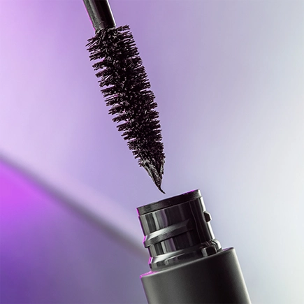 MÁDARA COME CLOSER Infinite Lash Mascara