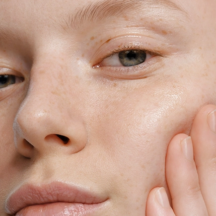 MÁDARA Botanic Niacinamide Alternative 5in1 serum Travel Size