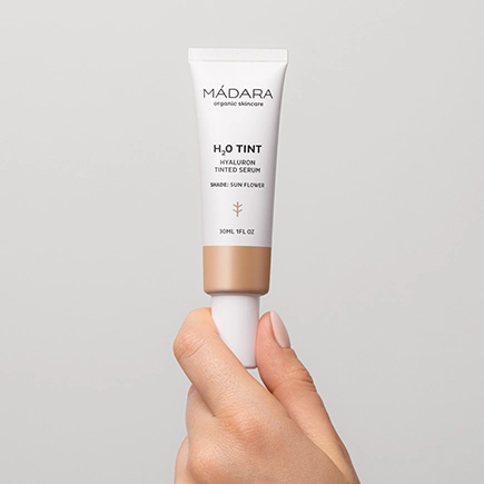 MÁDARA H2O Tint Getöntes Hyaluron-Serum