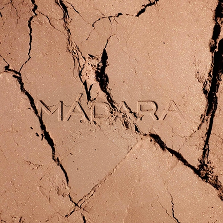 MÁDARA Midsummer Soft Silk Mineral Bronzer
