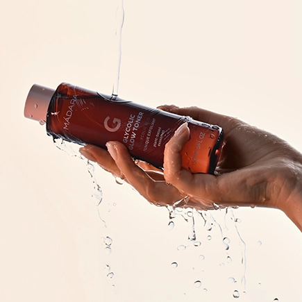MÁDARA GLYCOLIC GLOW Exfolierendes Gesichtswasser