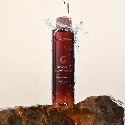MÁDARA GLYCOLIC GLOW Exfolierendes Gesichtswasser