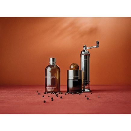 Molton Brown Re-charge Black Pepper Kerze