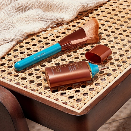 St. Tropez Sunlit Skin Bronzing Tint + Tan