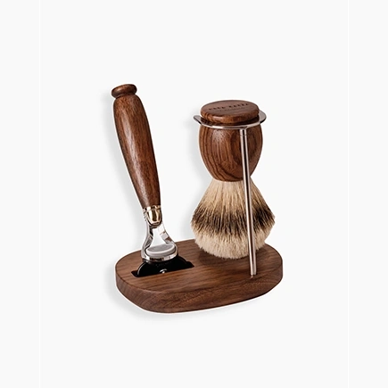 Acca Kappa SHAVING SET IN VARNISHED WALNUT WOOD AND CHROME-PLATED METAL - SUPERIOR SILVER BADGER SHAVING BRUSH AND “FUSION” GILETTE RAZOR